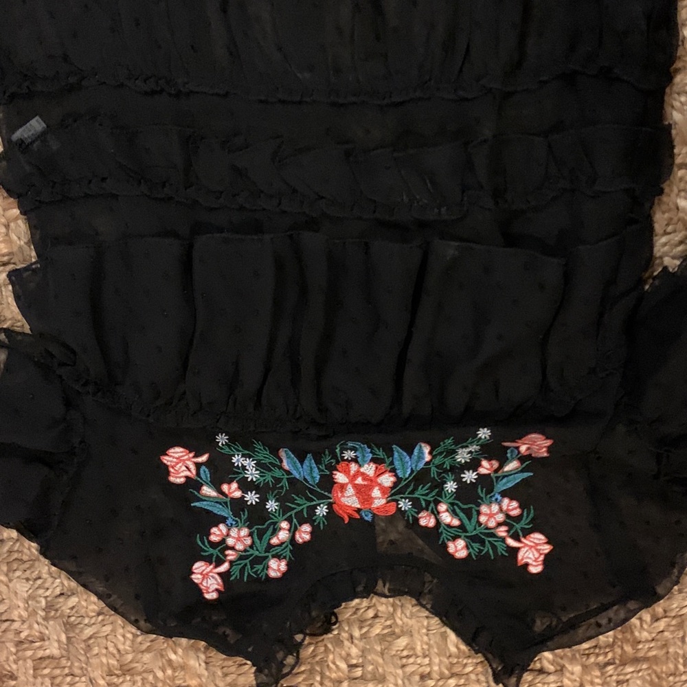 Clothes - Picture 2 of 8